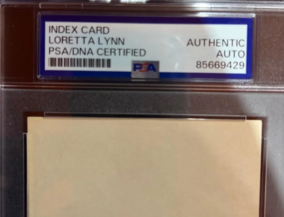 Loretta Lynn — LORETTA LYNN SIGNED INDEX CARD PSA ENCAPSULATED THE PILL BACK TO COUNTRY B, изображение 3