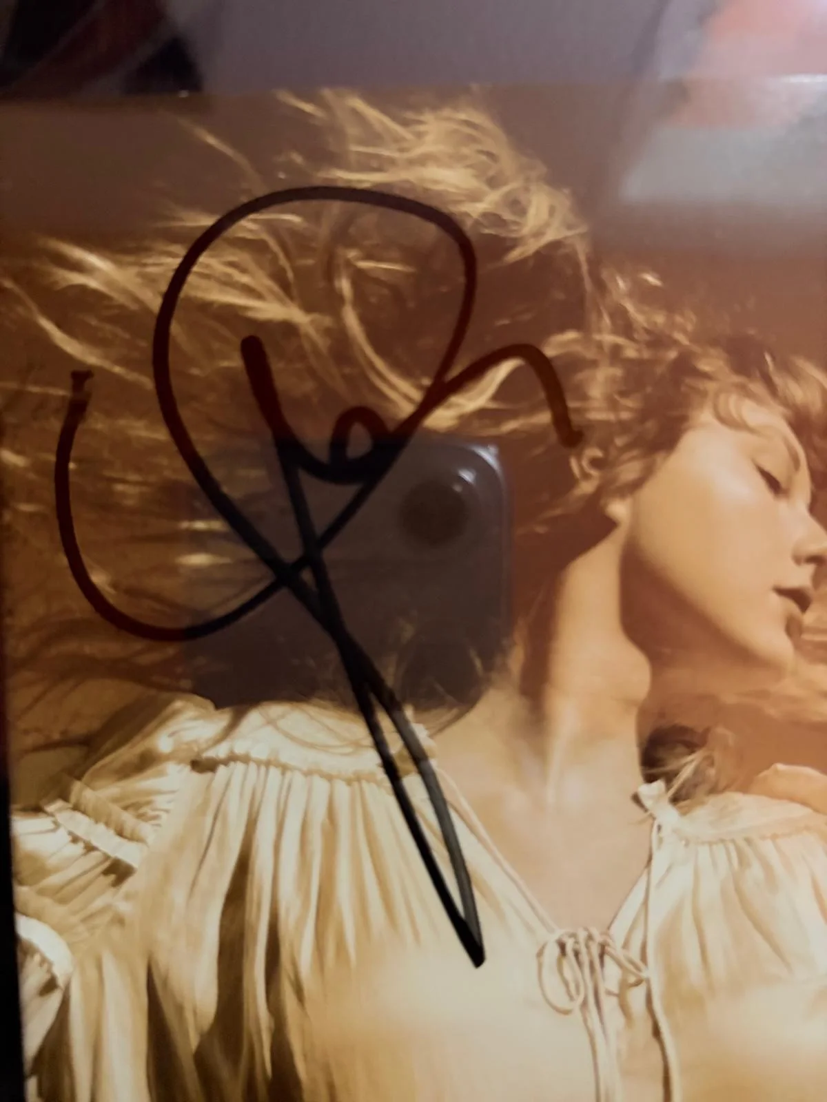 Taylor Swift — TAYLOR SWIFT SIGNED AUTOGRAPHED CD INSERT ENCAPSULATED PSA RARE FEARLESS, image 2