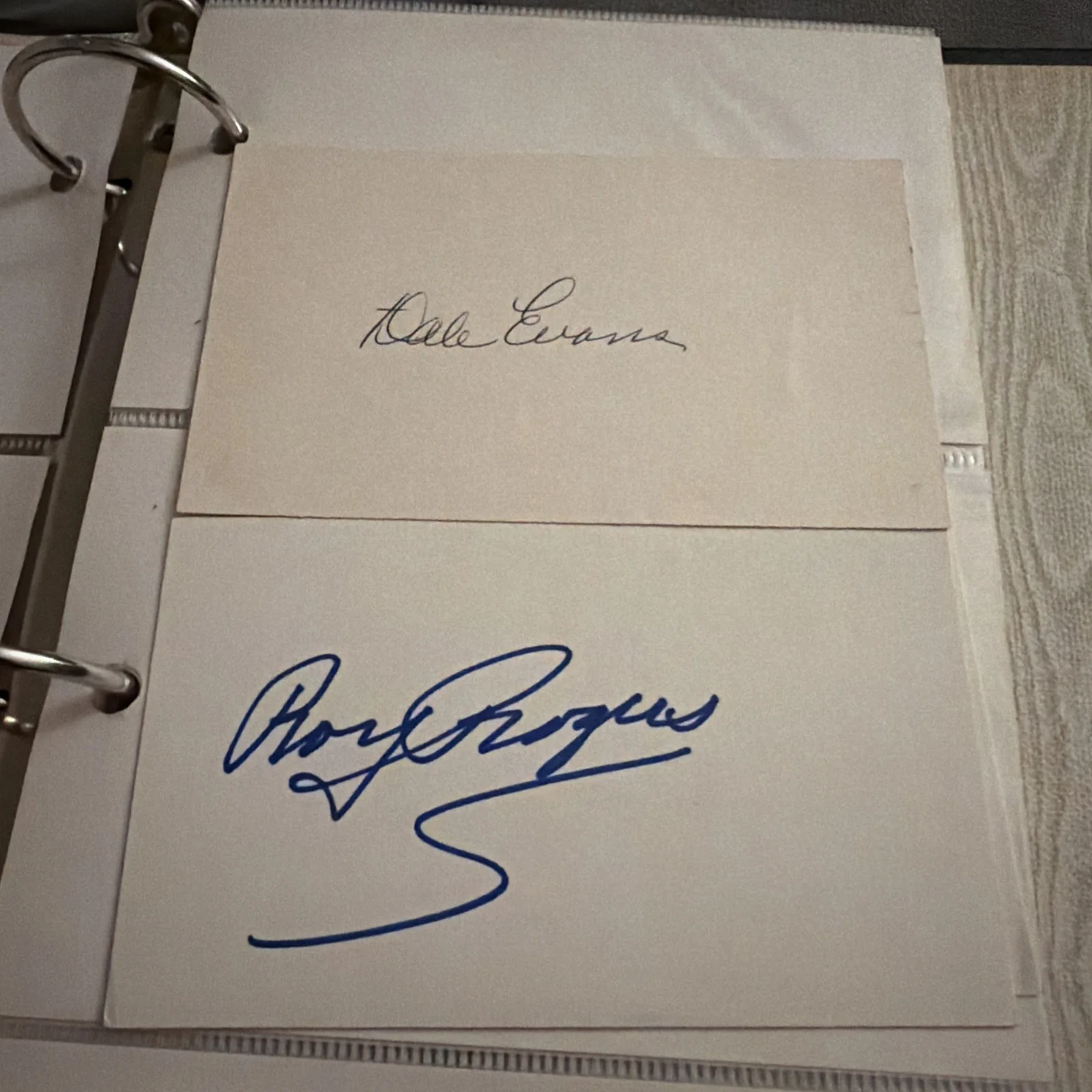 Roy Rogers & Dale Evans Signed Index Cards Autograph Lot – Western Legends, image 4