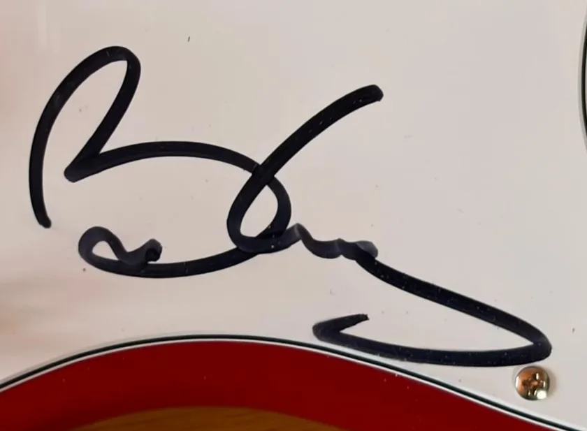 Brian May — BRIAN MAY SIGNED AUTOGRAPHED STRATOCASTER GUITAR RARE QUEEN NOW I'M HERE PSA COA, изображение 3