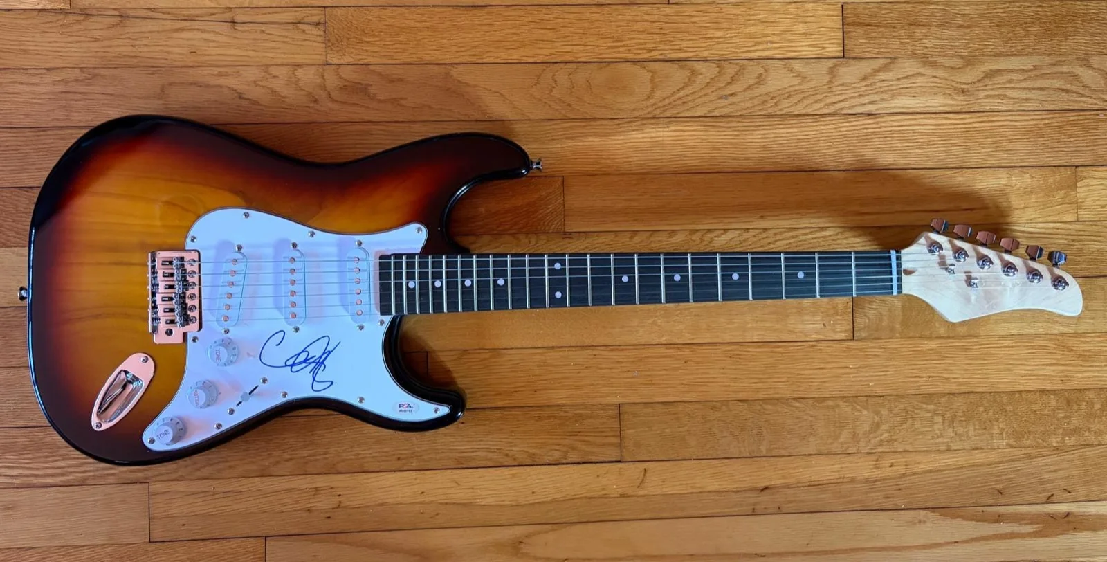 Chris Martin — CHRIS MARTIN SIGNED AUTOGRAPHED STRATOCASTER GUITAR LONG LIVE LIFE COLDPLAY PSA, изображение 2