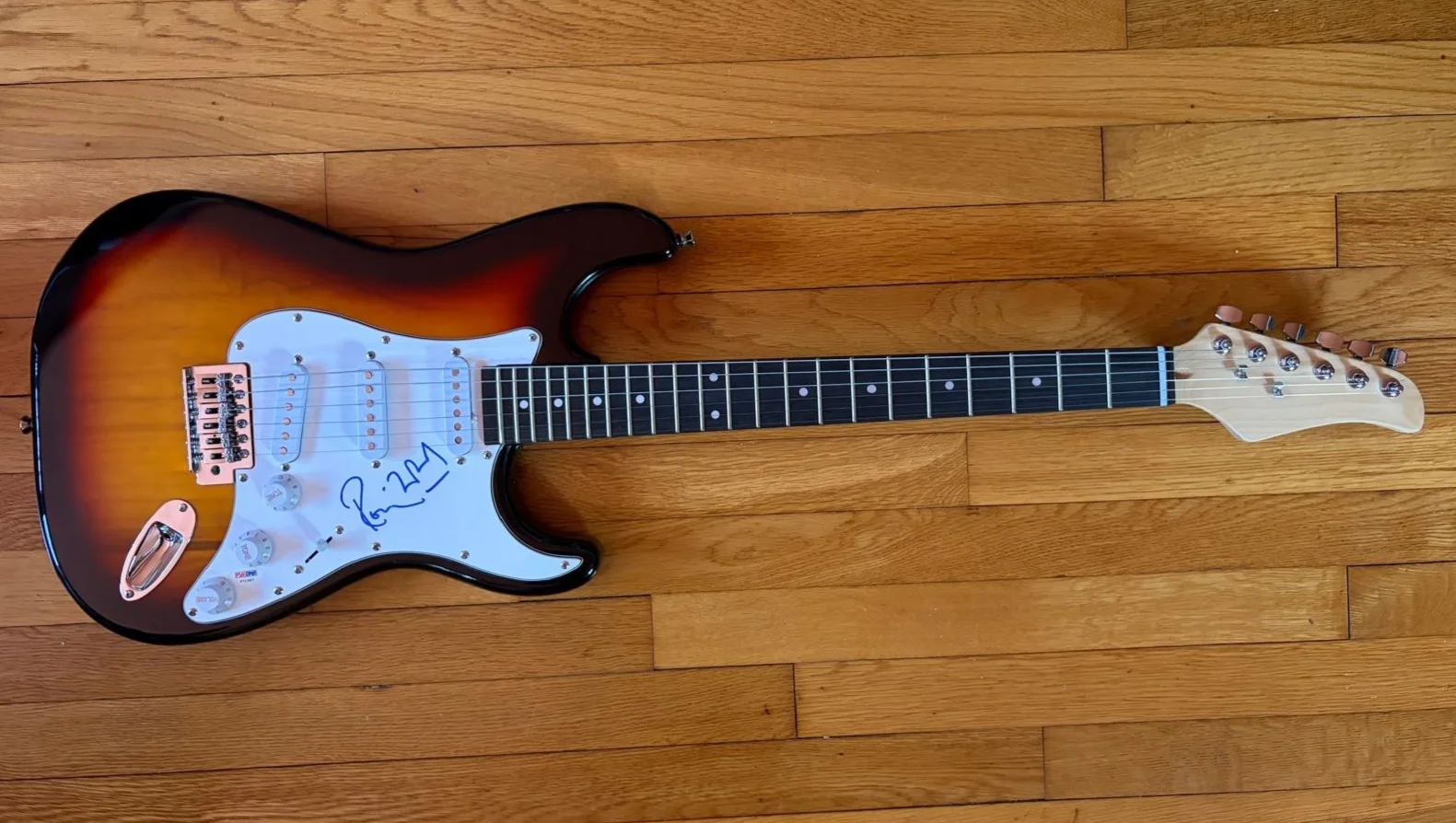 Ronnie Wood — RONNIE WOOD SIGNED AUTOGRAPHED STRATOCASTER GUITAR THE ROLLING STONES PSA COA, изображение 2