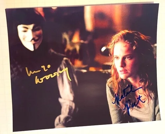 Cast — V For VENDETTA photos (3) signed by HUGO WEAVING & NATALIE PORTMAN, image 3