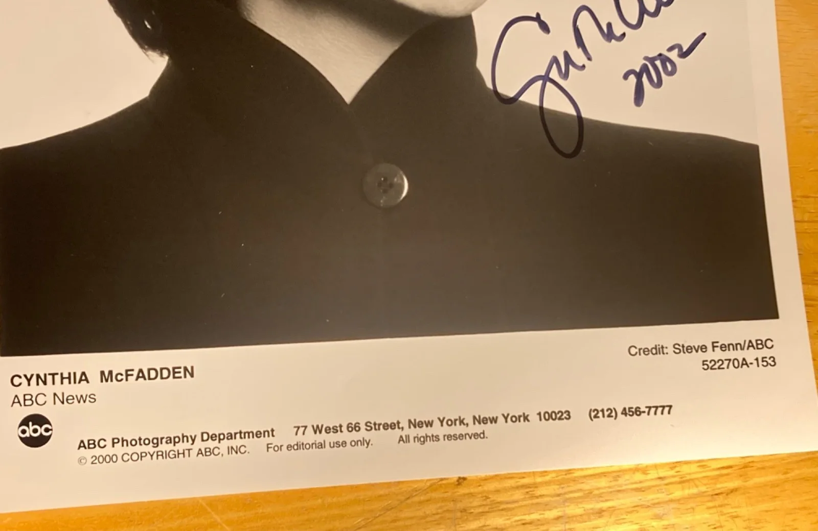 Hand SIGNED Cynthia McFadden 7x9 (2000) ABC News Press Photo - TV Host, etc, image 4