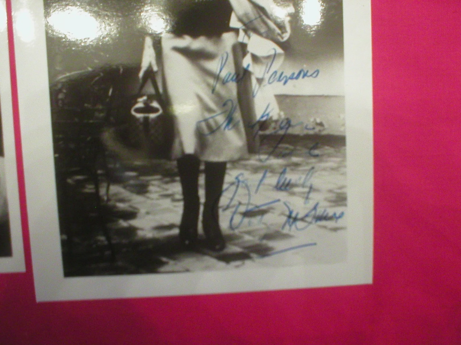 Dorothy McGuire — 2 VINTAGE DOROTHY McGUIRE SIGNED, AUTOGRAPHED, PERSONALIZED 5&7 and 5&6 PHOTOS, изображение 2