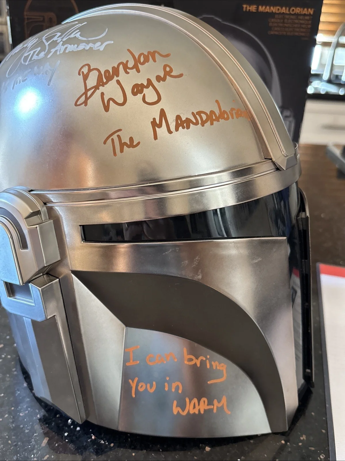 Pedro Pascal — Pedro Pascal Signed +3Black Series The Mandalorian Helmet SWAU PSA Authentic LOA, изображение 2