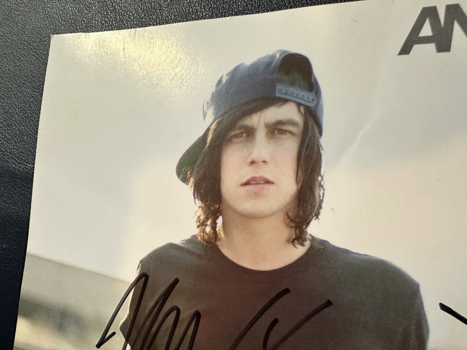 Kellin Quinn Anthem Made Autographed Photo And 2 Stickers - 1 blue and 1 round, изображение 3