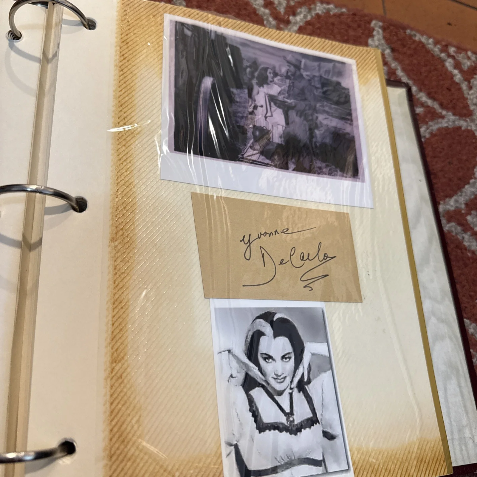 Yvonne De Carlo — Yvonne De Carlo Autograph And Photo No COA The Munsters Western