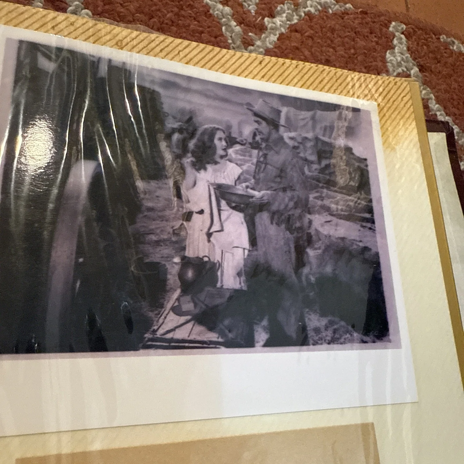 Yvonne De Carlo — Yvonne De Carlo Autograph And Photo No COA The Munsters Western, image 4