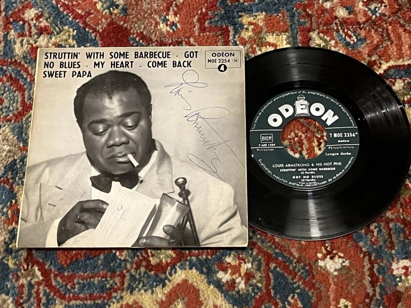 Louis Armstrong Signed Autograph 45 Vinyl Record Louis & His Hot Five, изображение 2