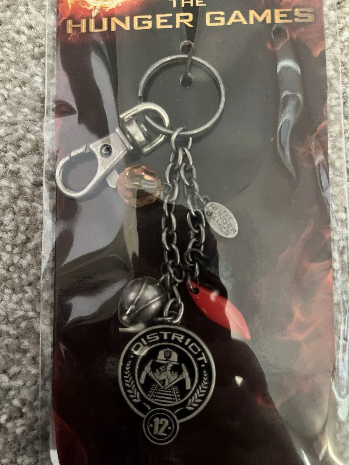 Official Hunger Games Coal Mining Bag Clip Keychain District 12 NEW SEALED, изображение 2