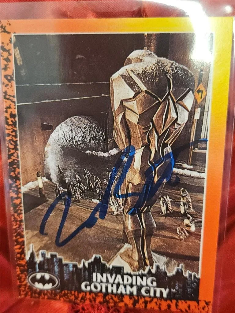 TIM BURTON — TIM BURTON HAND SIGNED AUTOGRAPHED BATMAN CARD INVADING GOTHAM CITY 74 1992 COA