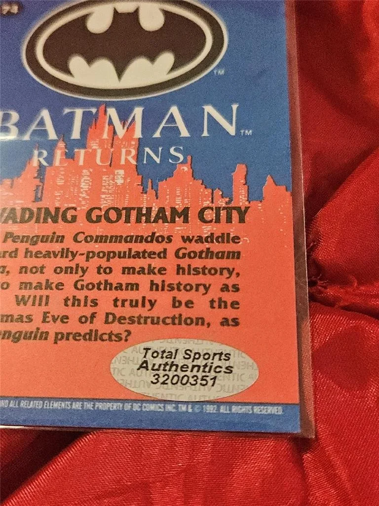 TIM BURTON — TIM BURTON HAND SIGNED AUTOGRAPHED BATMAN CARD INVADING GOTHAM CITY 74 1992 COA, изображение 3