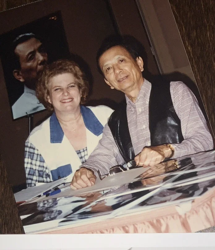 James Hong — James Hong & Cynthia Rothrock Signed 8.7x 7.2 B/W Promo card MegaCon 2010 RARE, изображение 2