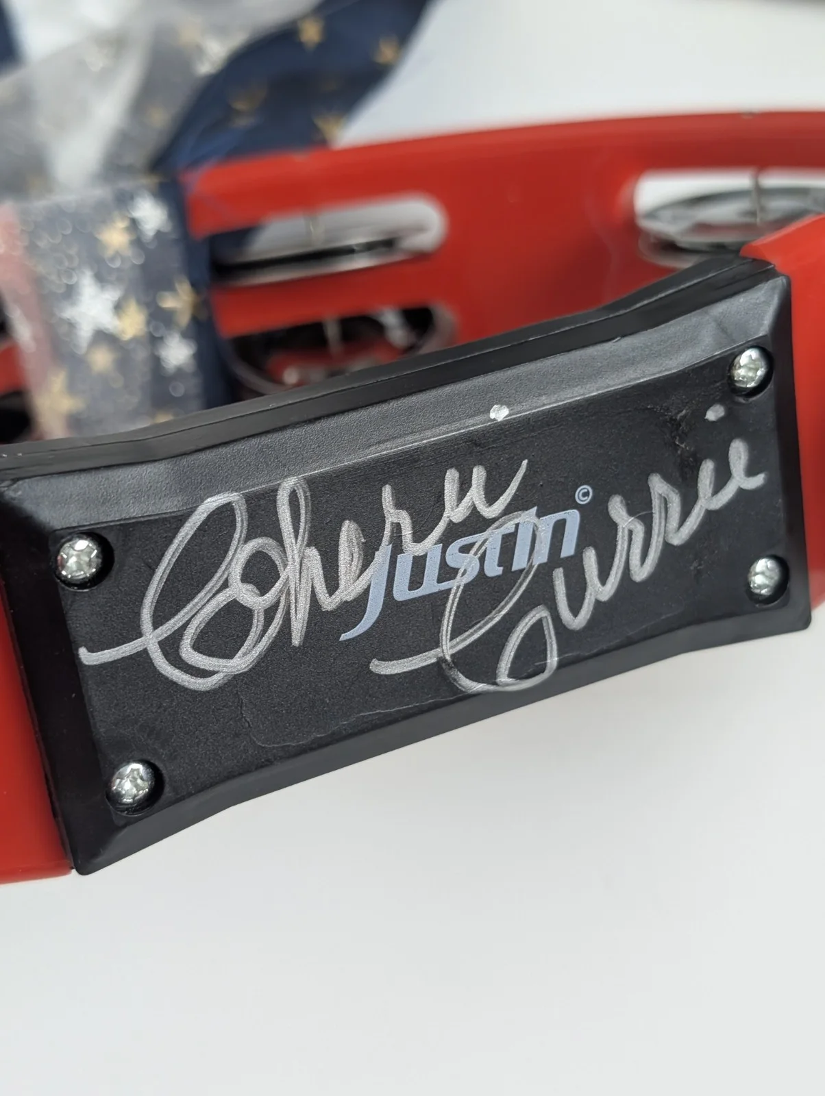 RARE Cherie Currie Signed Red Tambourine - The Runaways - Silver Ink - BRAND NEW, изображение 2