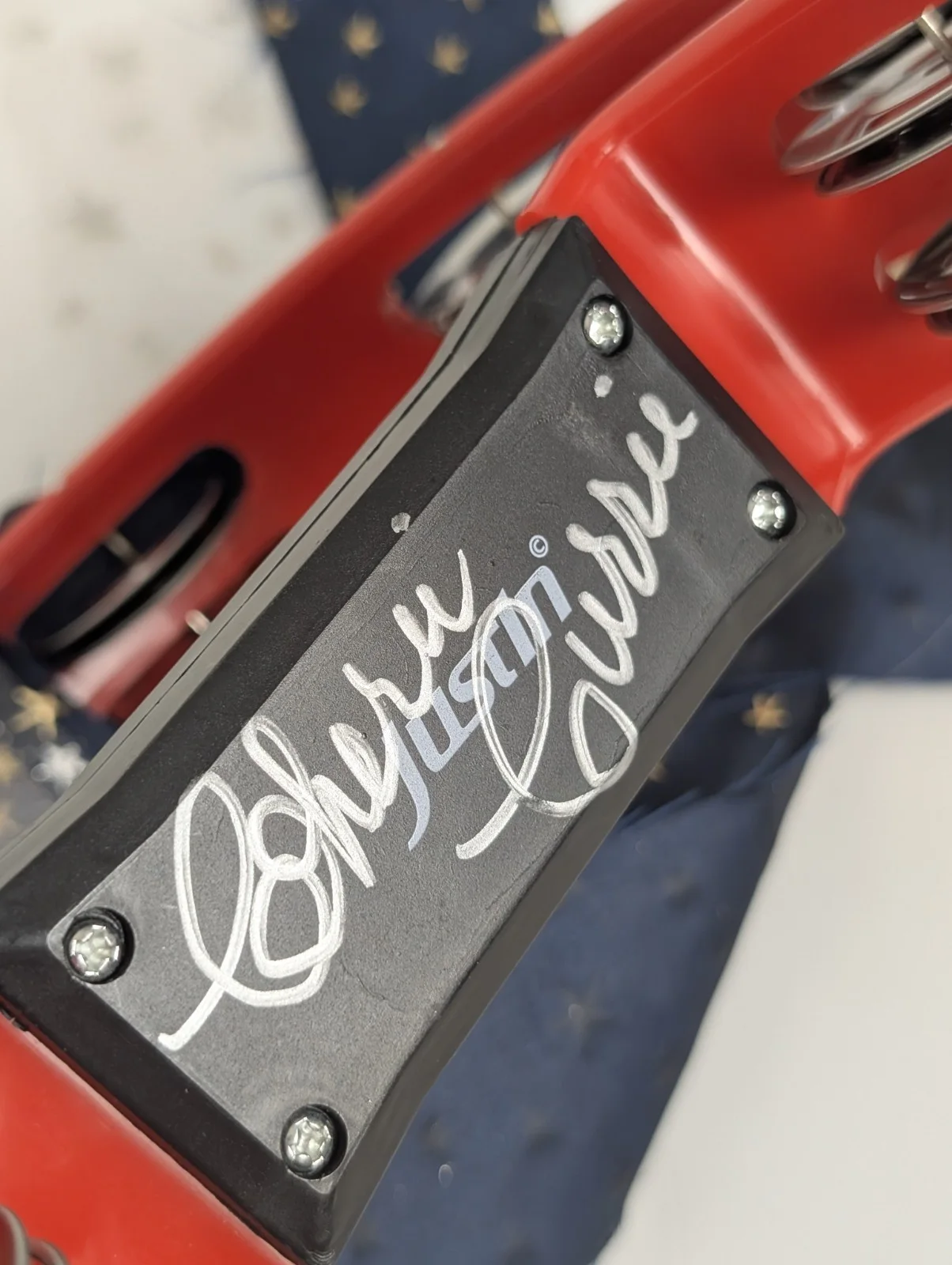 RARE Cherie Currie Signed Red Tambourine - The Runaways - Silver Ink - BRAND NEW, изображение 5