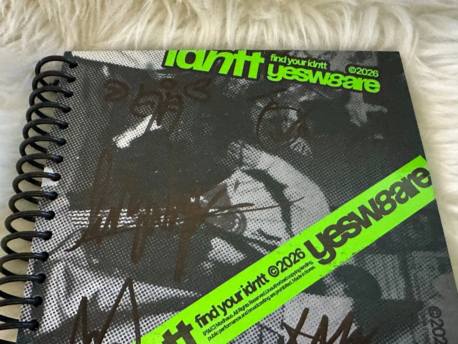 idntt - ALL MEMBER Autograph(Signed) PROMO ALBUM KPOP, изображение 2