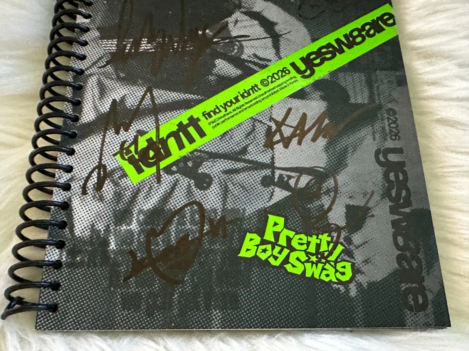 idntt - ALL MEMBER Autograph(Signed) PROMO ALBUM KPOP, изображение 3