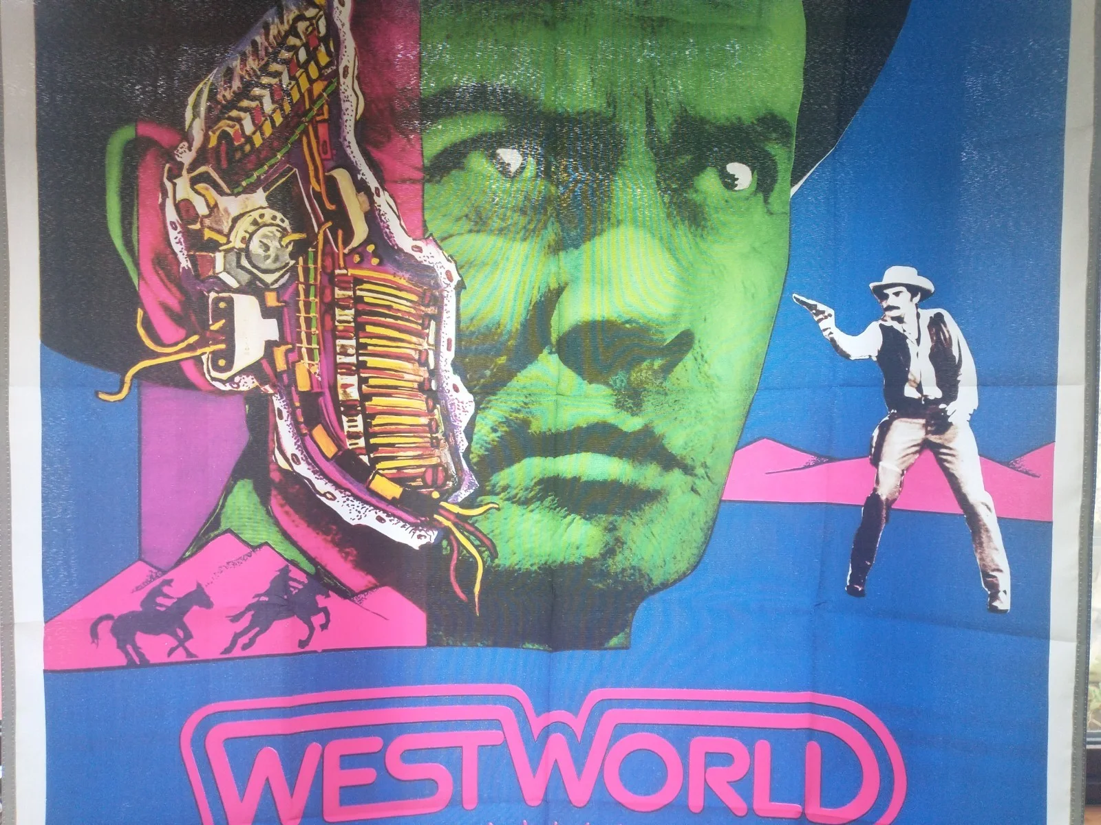 Westworld - Belgian Promo Poster Artwork of the 1973 Film as a Large Flag, изображение 4