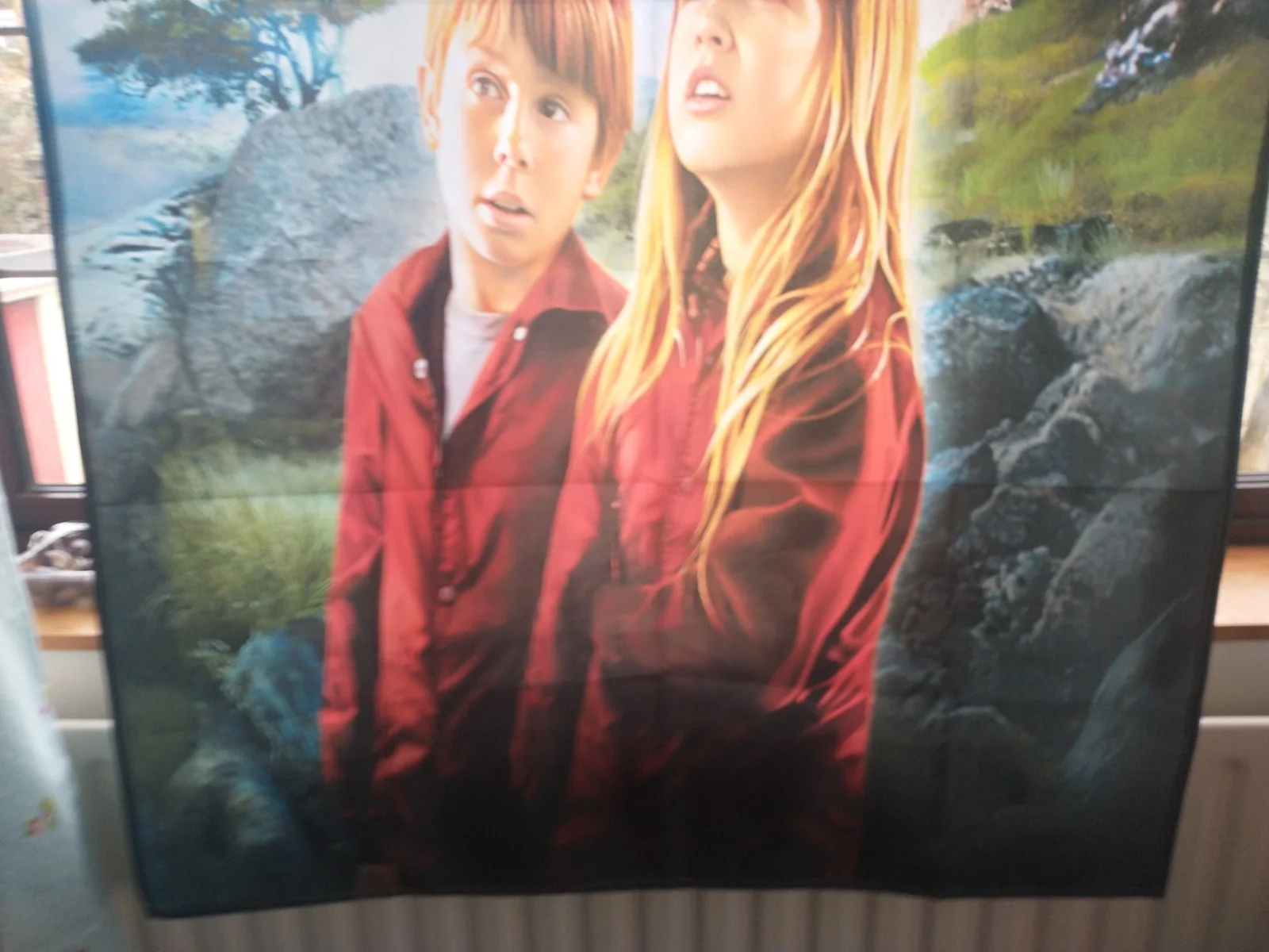 Escape to Witch Mountain - Promo Poster Artwork of the 1975 Film as a Large Flag, изображение 5