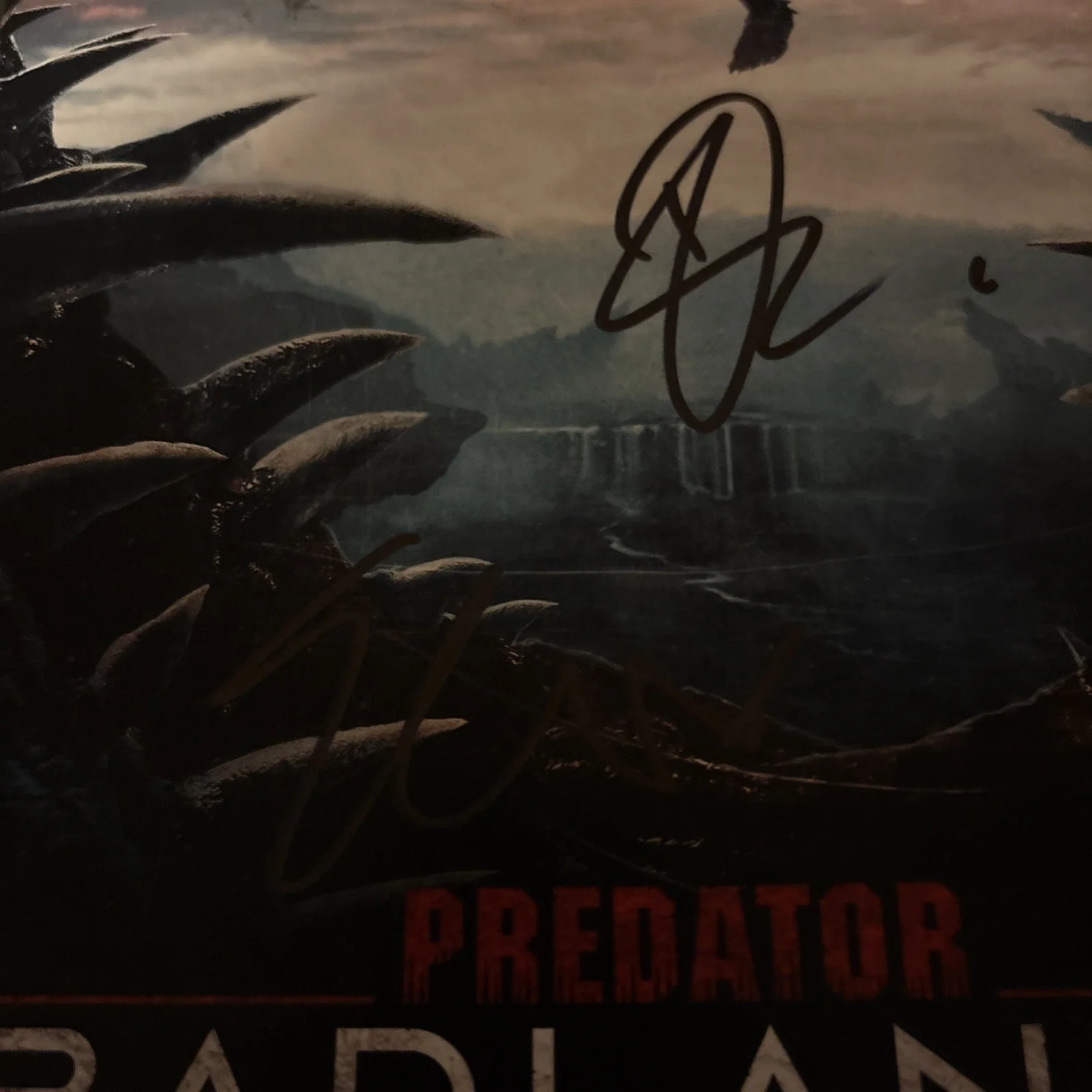 PREDATOR BADLANDS Signed Cast Poster 8.5x11 ELLE FANNING Los Angeles premiere, image 3