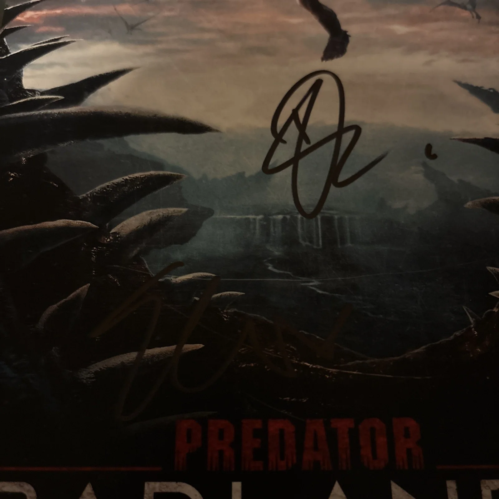 PREDATOR BADLANDS Signed Cast Poster 8.5x11 ELLE FANNING Los Angeles premiere, image 4