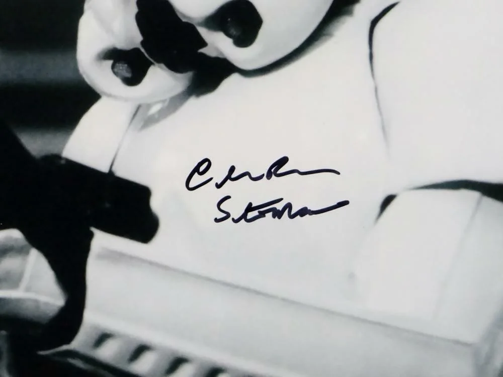 Chris Bunn — Chris Bunn Autographed 11x14 Firing Gun Photo w/ Stormtrooper - JSA Auth *Black, изображение 2