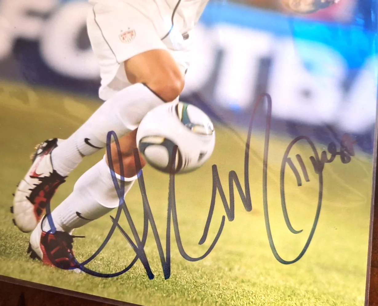 Ali Krieger — Ali Krieger AUTOGRAPH Signed USWNT Women's USA Soccer 8x10 Photo JSA / COA, изображение 2