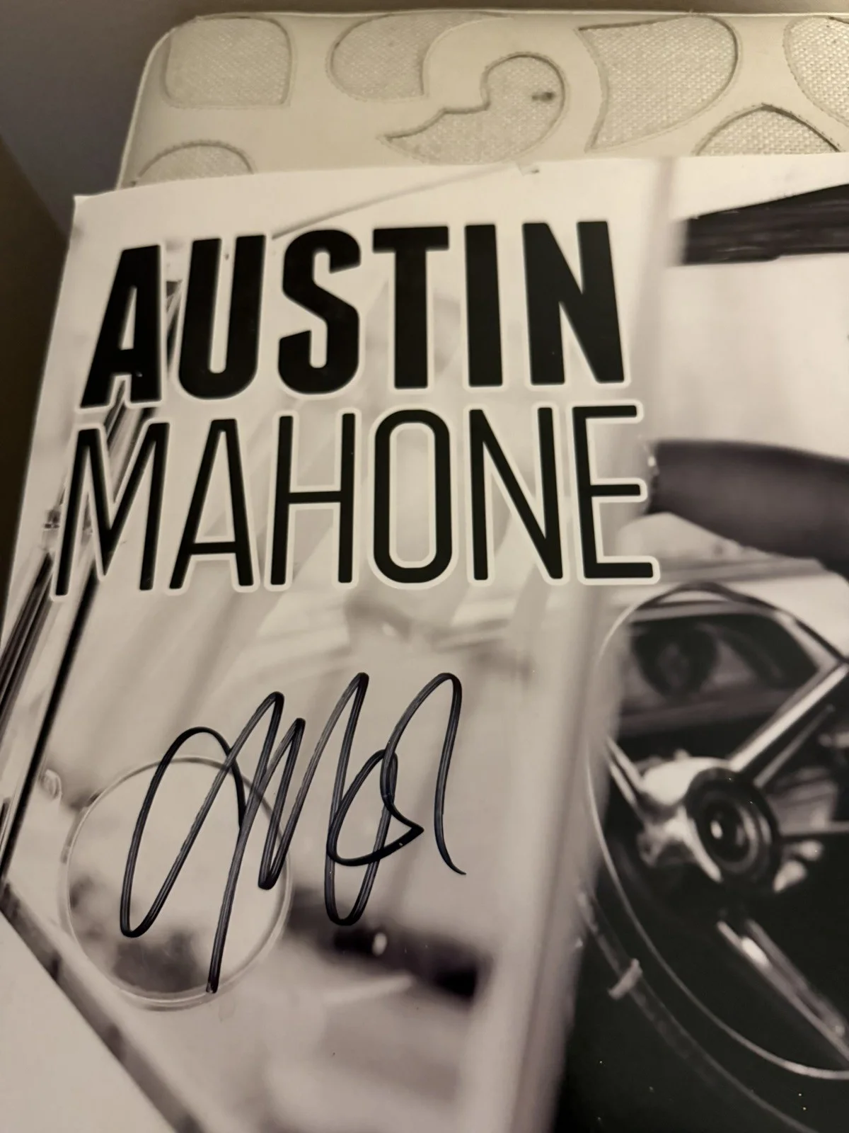 Austin Mahone popstar REAL hand SIGNED Poster, image 2