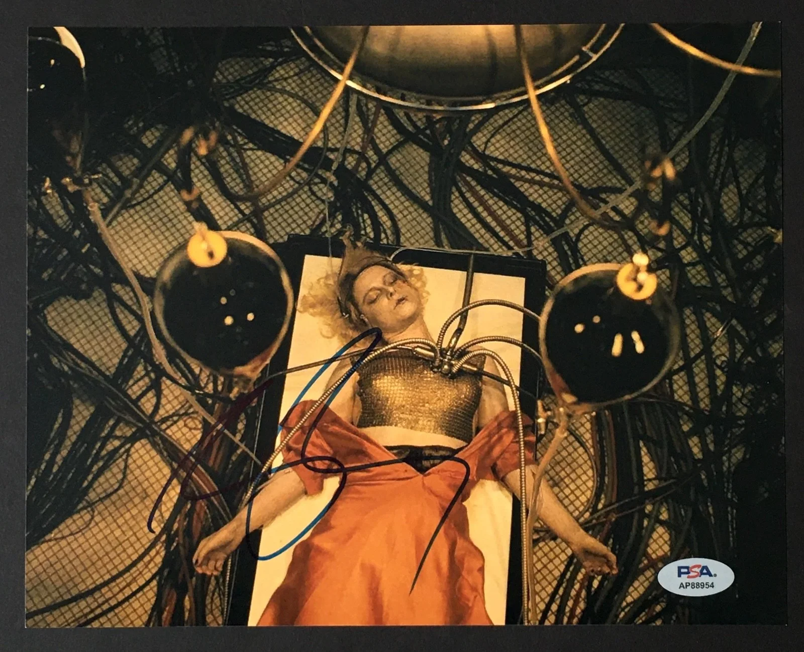 Jessie Buckley — JESSIE BUCKLEY SIGNED 8x10 PHOTO PSA DNA AUTOGRAPH THE BRIDE FRANKENSTEIN