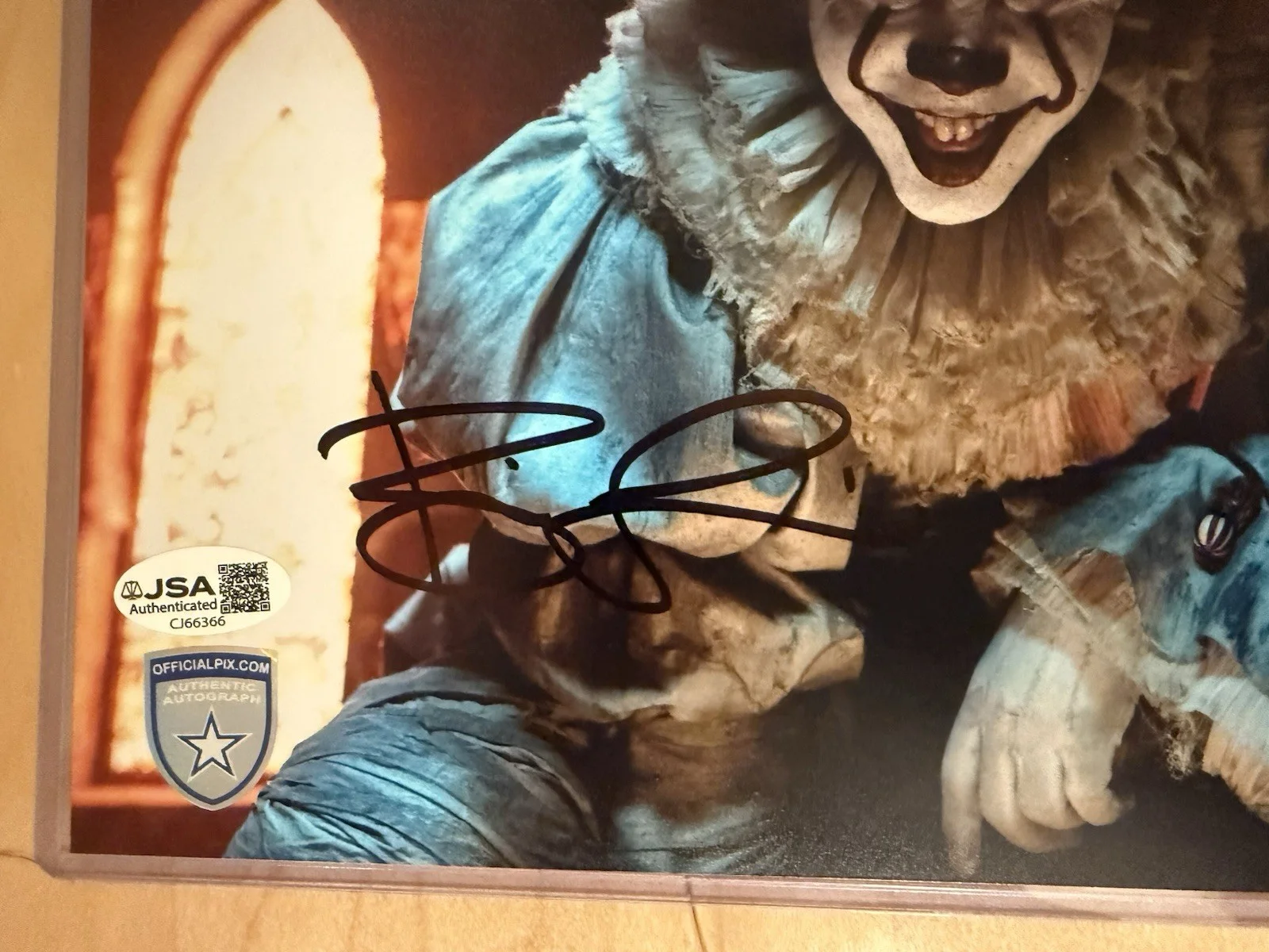 Bill skarsgard — Bill Skarsgard Signed Autographed 8x10 Pennywise IT Official Pics JSA￼, image 2