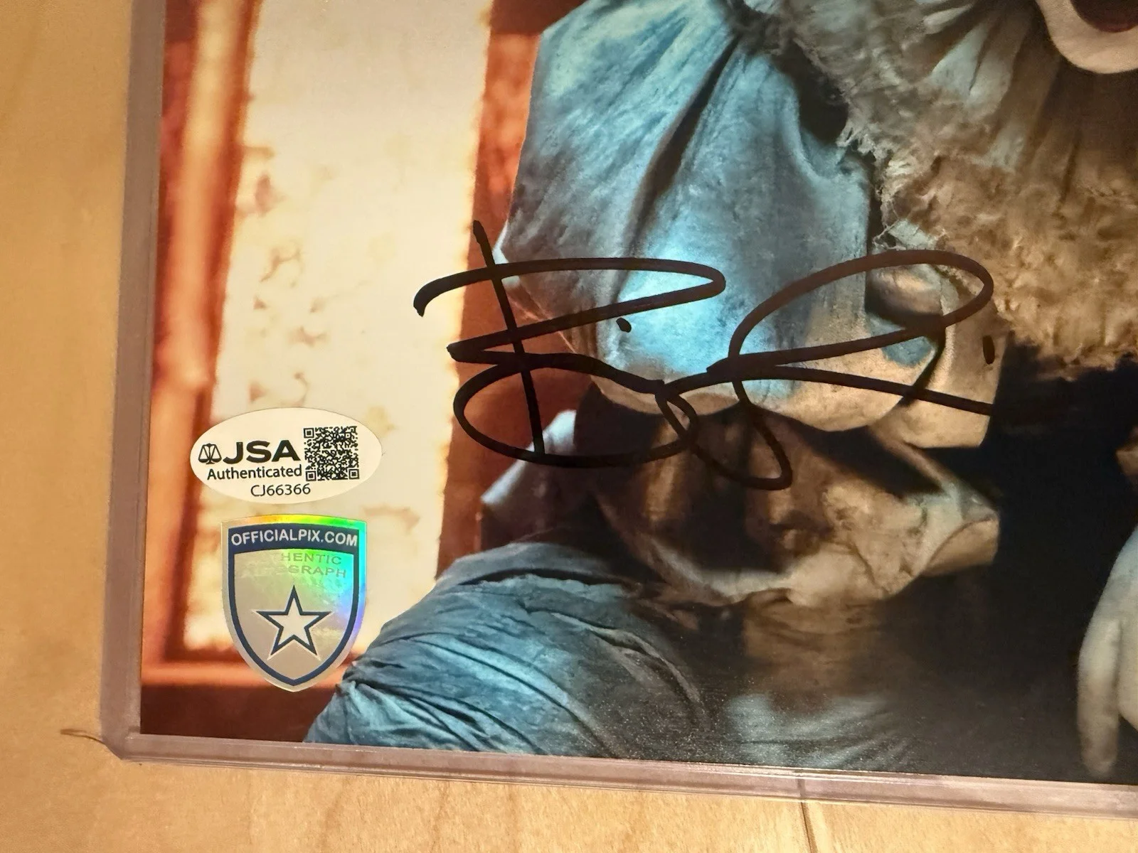 Bill skarsgard — Bill Skarsgard Signed Autographed 8x10 Pennywise IT Official Pics JSA￼, image 3