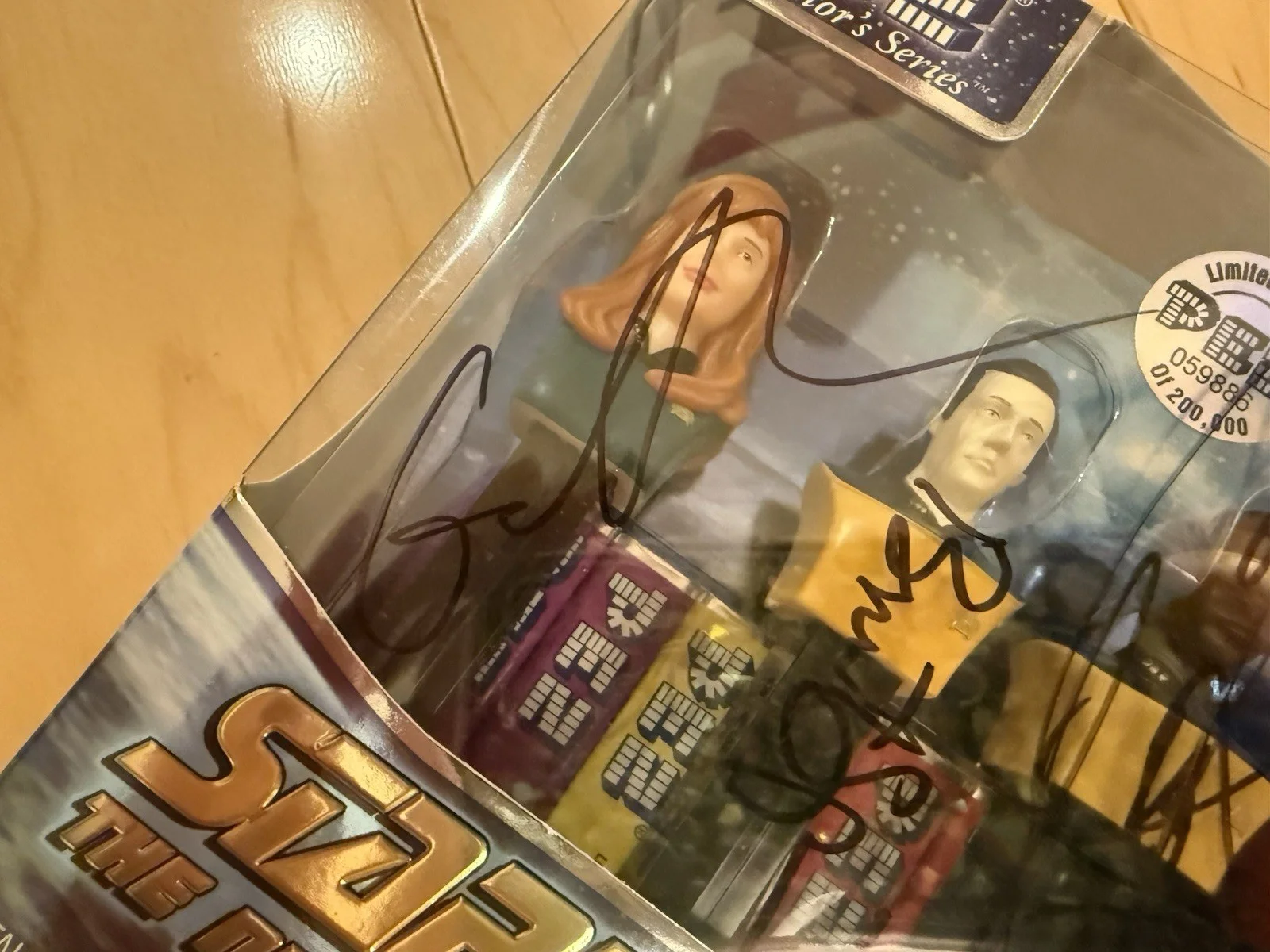 Complete Star Trek next generation cast — Complete Cast Star Trek TNG Hand Signed Autographed PEZ Holder Rare ! JSA, image 3