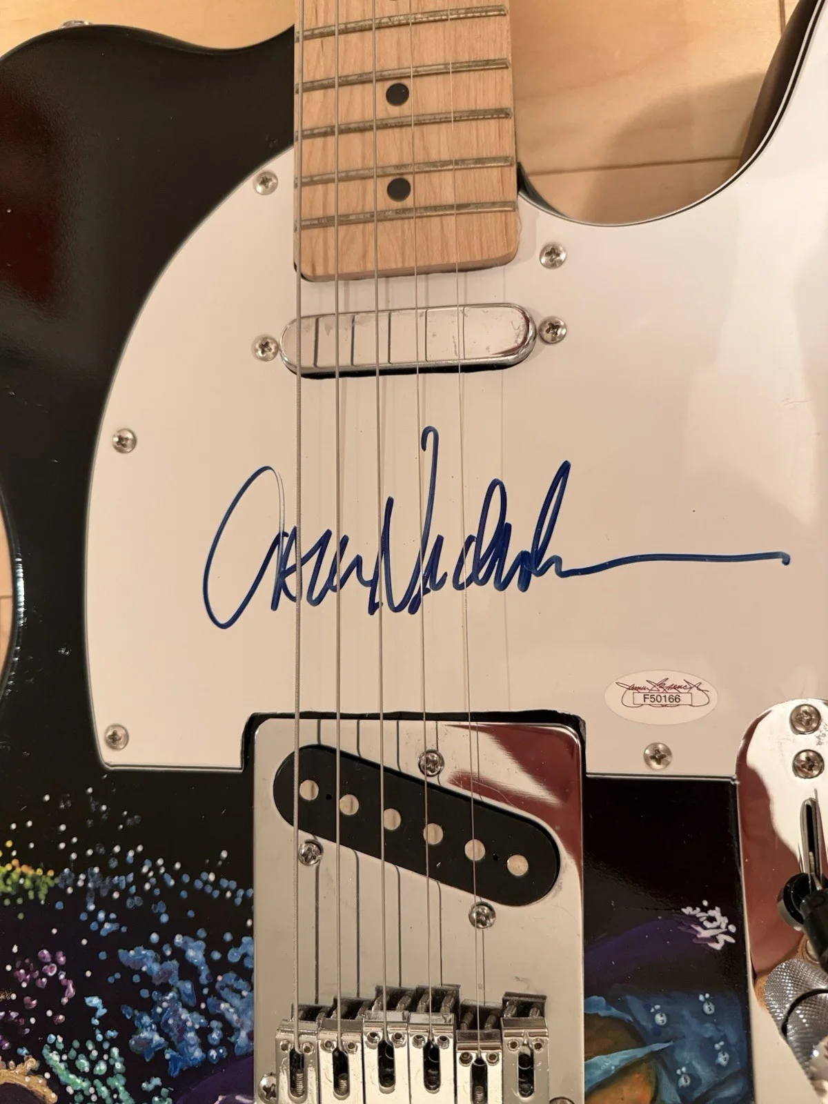 Jack Nicholson — JACK NICHOLSON Signed Guitar Custom Graphics JSA BATMAN JOKER (1989), image 4