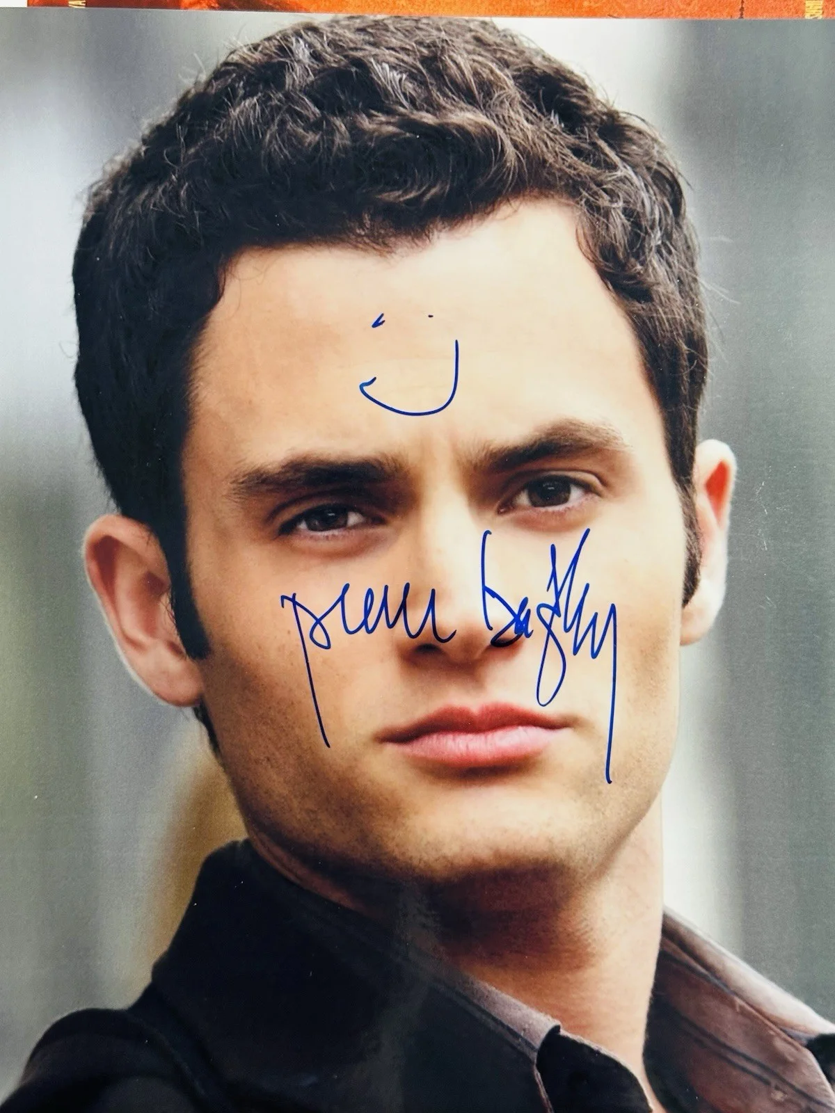 Penn Badgley — Penn Badgley signed & Sketch “smiley Face” Photo. Margin Call. You