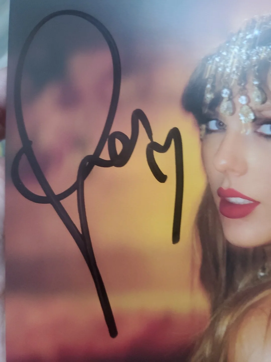 Taylor Swift Signed TLOAS #1 Attached "T" + Detached Heart, image 2