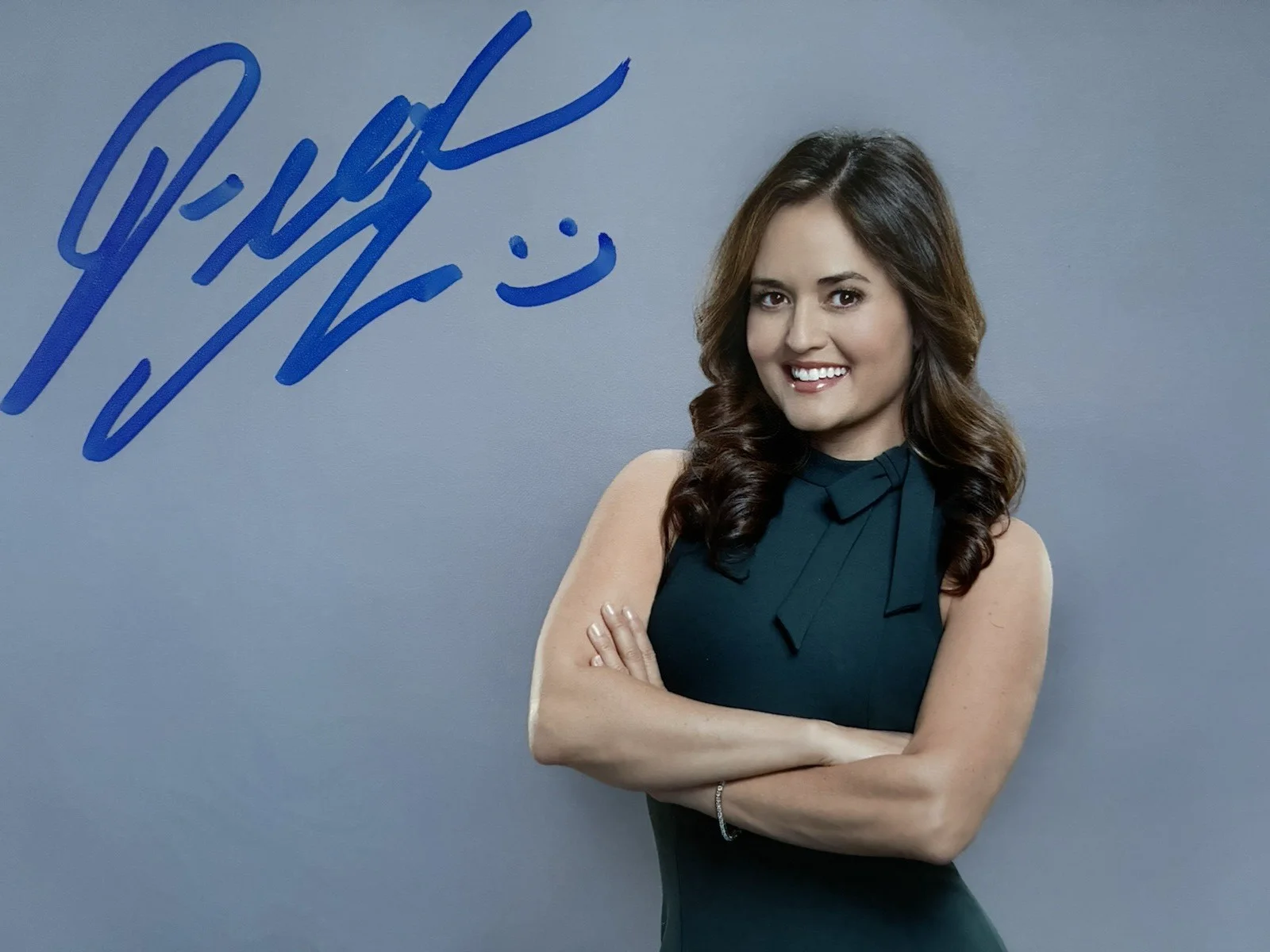 Danica McKellar — DANICA McKELLAR SIGNED 8X10 SEXY ACTRESS WRITER WONDER YEARS WINNIE COOPER JSA, изображение 3