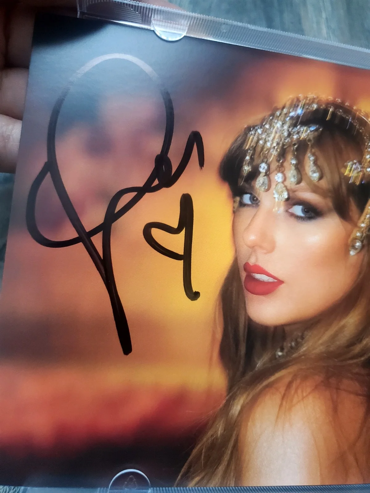 Taylor Swift Signed TLOAS #1 Connected "T" + Heart With Tail., image 2