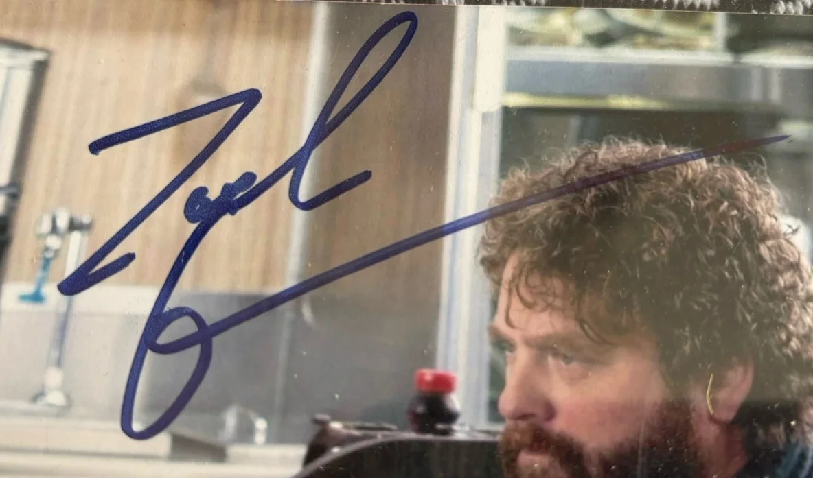 Zach Galifianakis Due Date Signed 8x10 Photo Jsa COA Sticker Only 🛸🛸, изображение 2