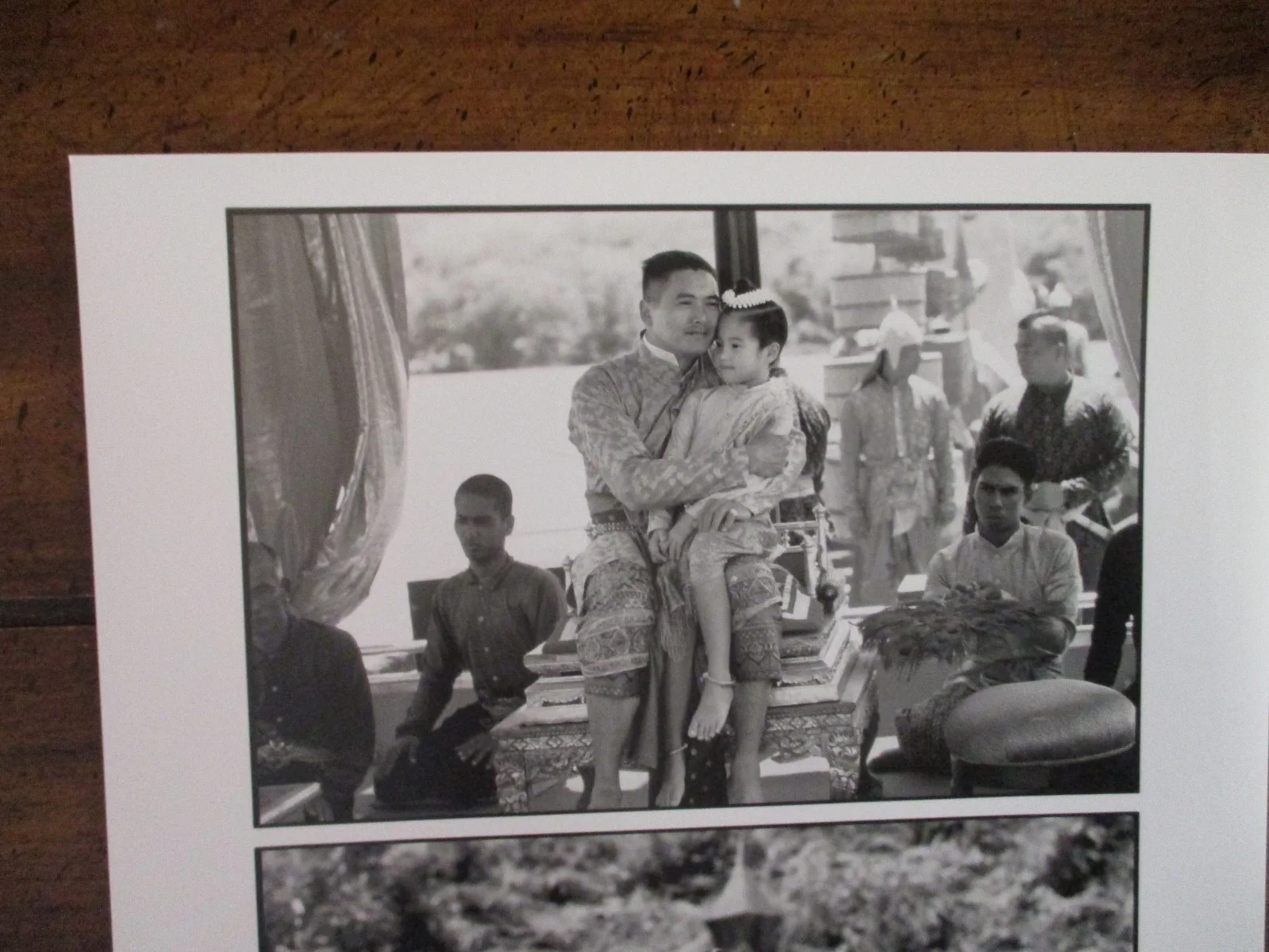 Melissa Campbell/Chow Yun-Fat(ANNA AND THE KING)1999 8 x 10 Black & White Photo, изображение 2