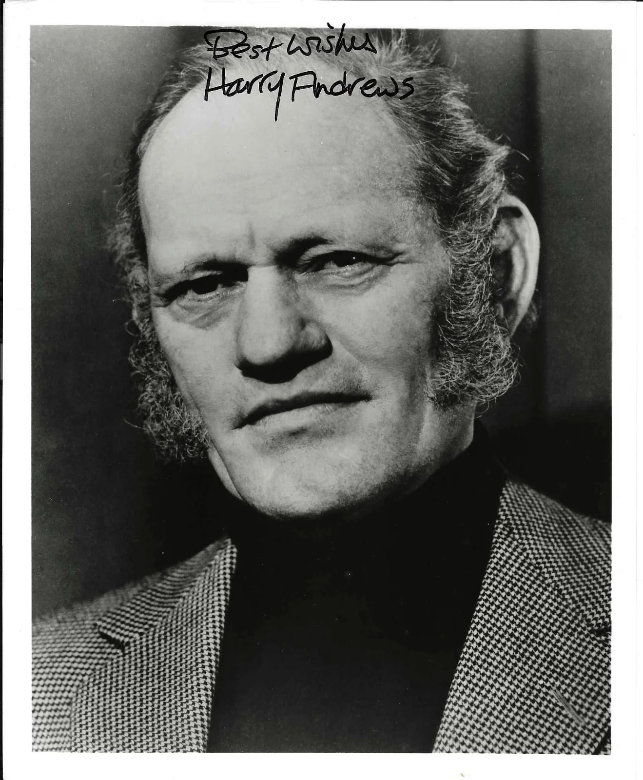 HARRY ANDREWS — HARRY ANDREWS SIGNED 8X10 PHOTO 1956 MOBY DICK "STUBB" ENGLISH ACTOR DECEASED