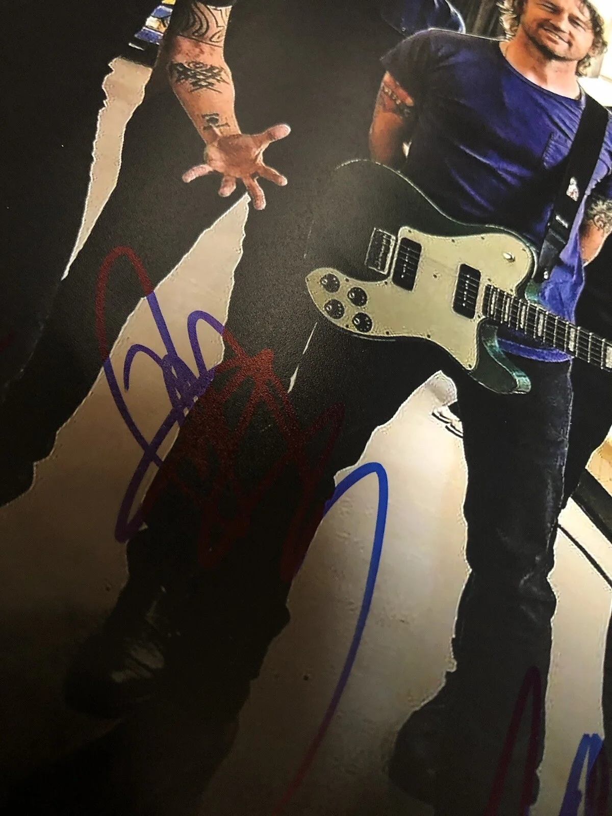 FOO FIGHTERS SIGNED AUTOGRAPHED 11X14 PHOTO TAYLOR NATE PAT RAMI PROOF RARE, image 3