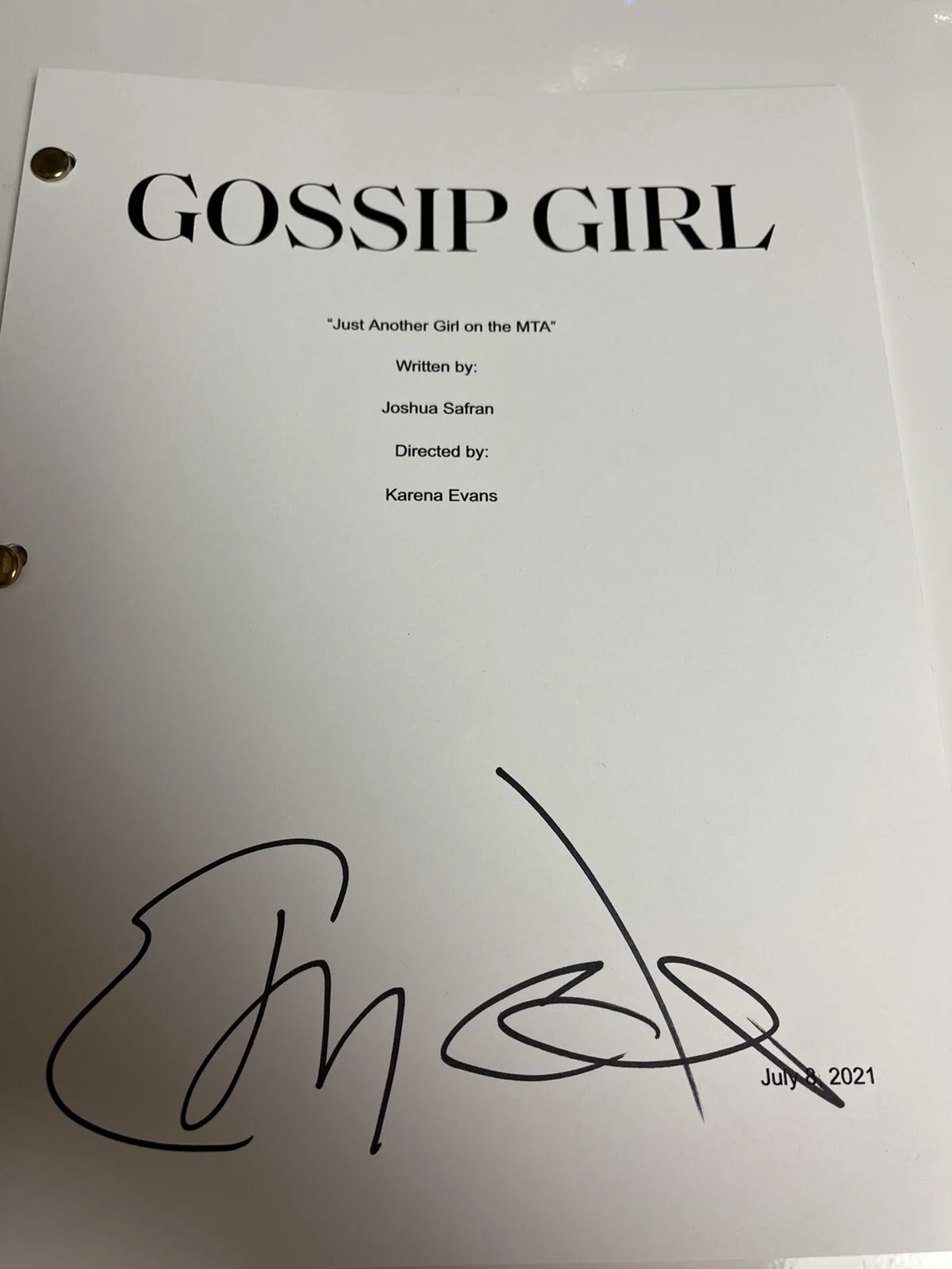 Evan Mock — EVAN MOCK SIGNED AUTOGRAPHED GOSSIP GIRL FULL EPISODE PILOT SCRIPT RARE AKI, image 2