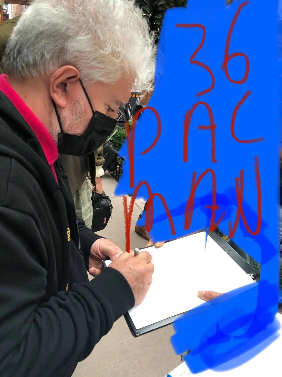 PEDRO ALMODOVAR — PEDRO ALMODOVAR SIGNED AUTOGRAPHED VOLVER FULL MOVIE SCRIPT PROOF RARE, image 4