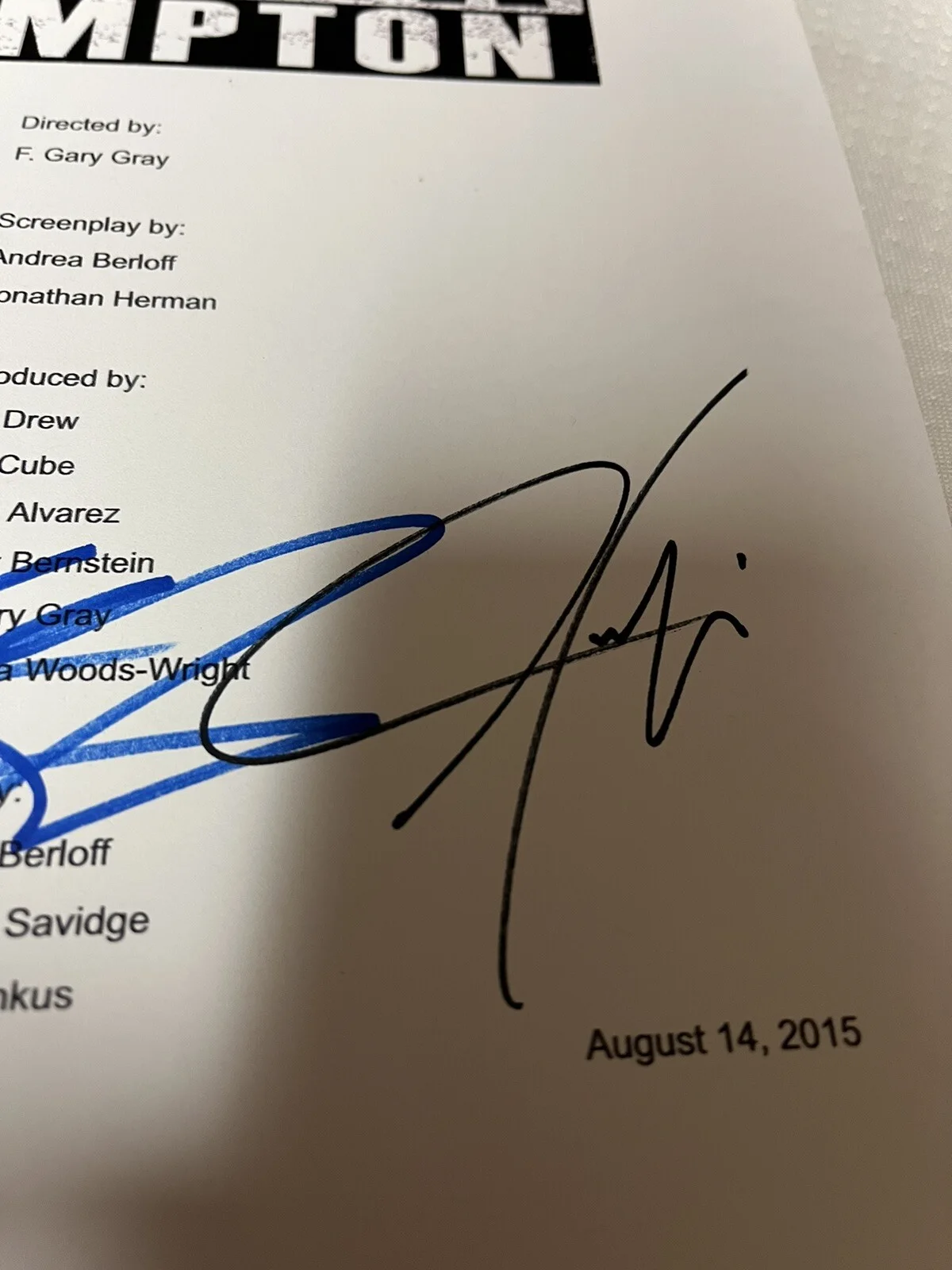 Aldis Hodge/Corey Hawkins — ALDIS HODGE COREY HAWKINS SIGNED STRAIGHT OUTTA COMPTON FULL MOVIE SCRIPT RARE, image 3