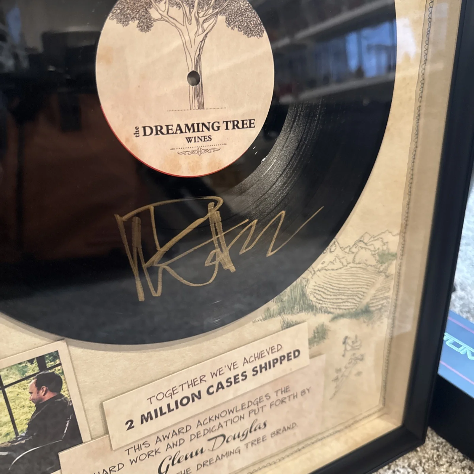 Dave Matthews And Sean McKenzie Signed Autograph Dreaming Tree Wines Album, изображение 3