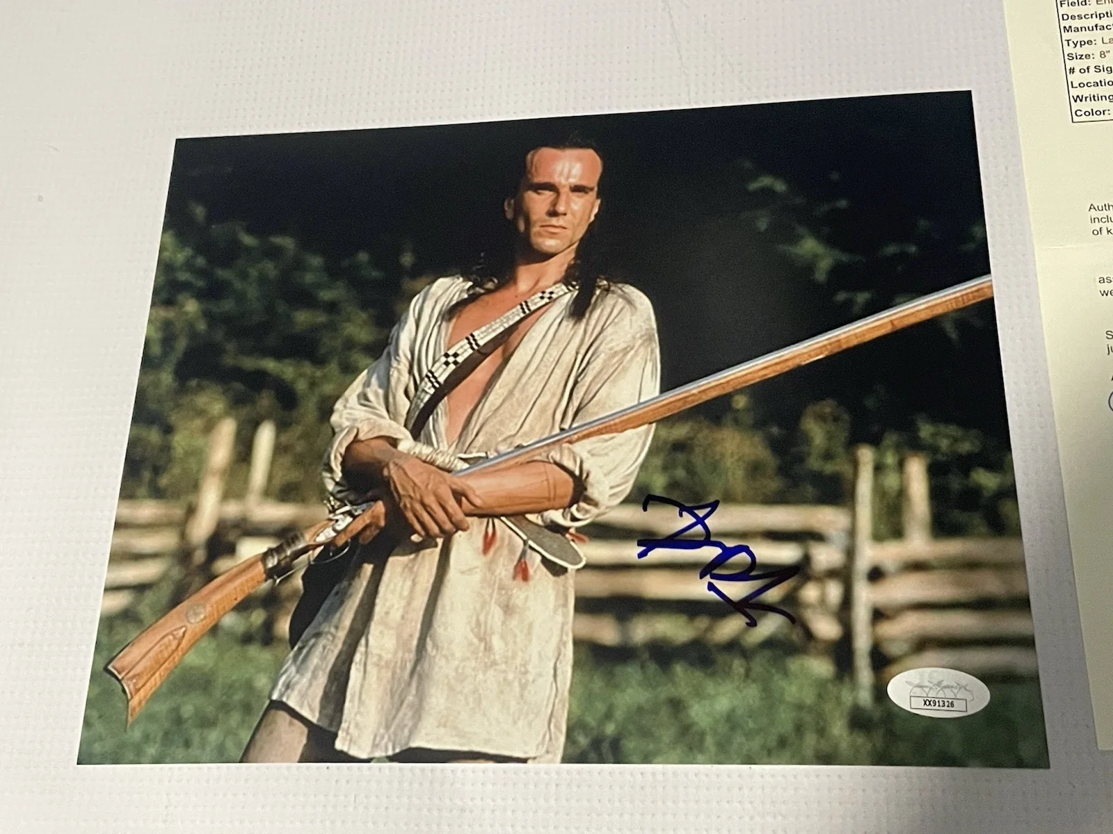 Daniel Day-Lewis — Daniel Day-Lewis Signed Autographed 8x10 Last of the Mohicans Photo JSA LOA, image 2