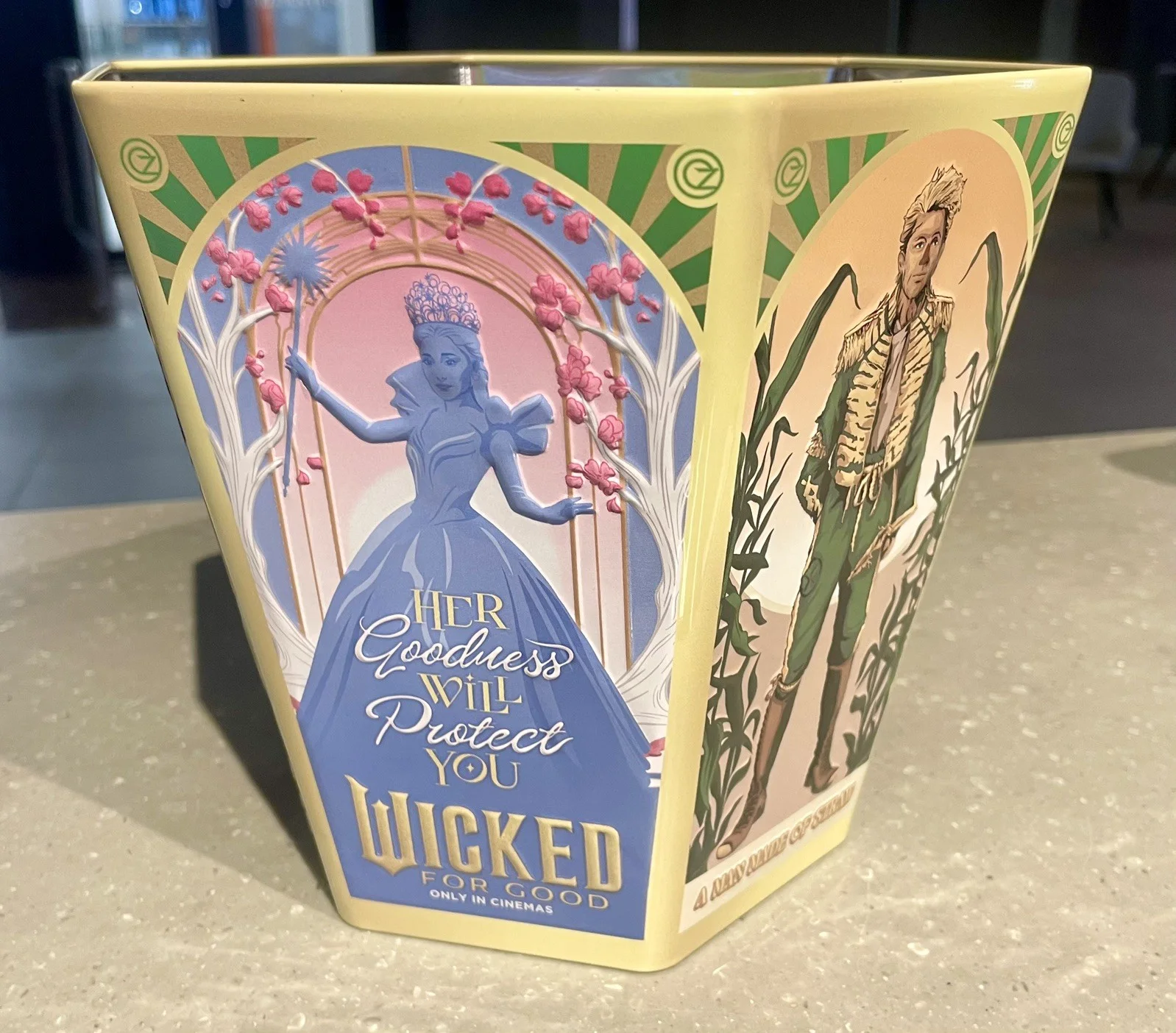 Wicked For Good UK Cinema Glinda Elphaba Hexagonal Tin Popcorn Bucket Brand New, изображение 2