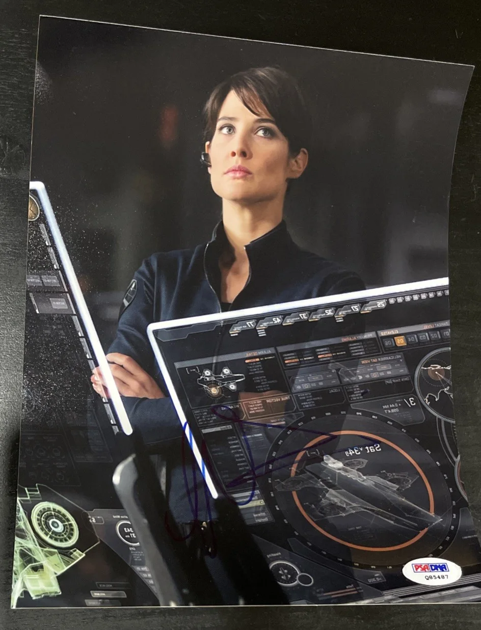 COBIE SMULDERS SIGNED 8x10 PHOTO MARVEL AVENGERS MOVIE AUTOGRAPHED SEXY PSA COA, изображение 2