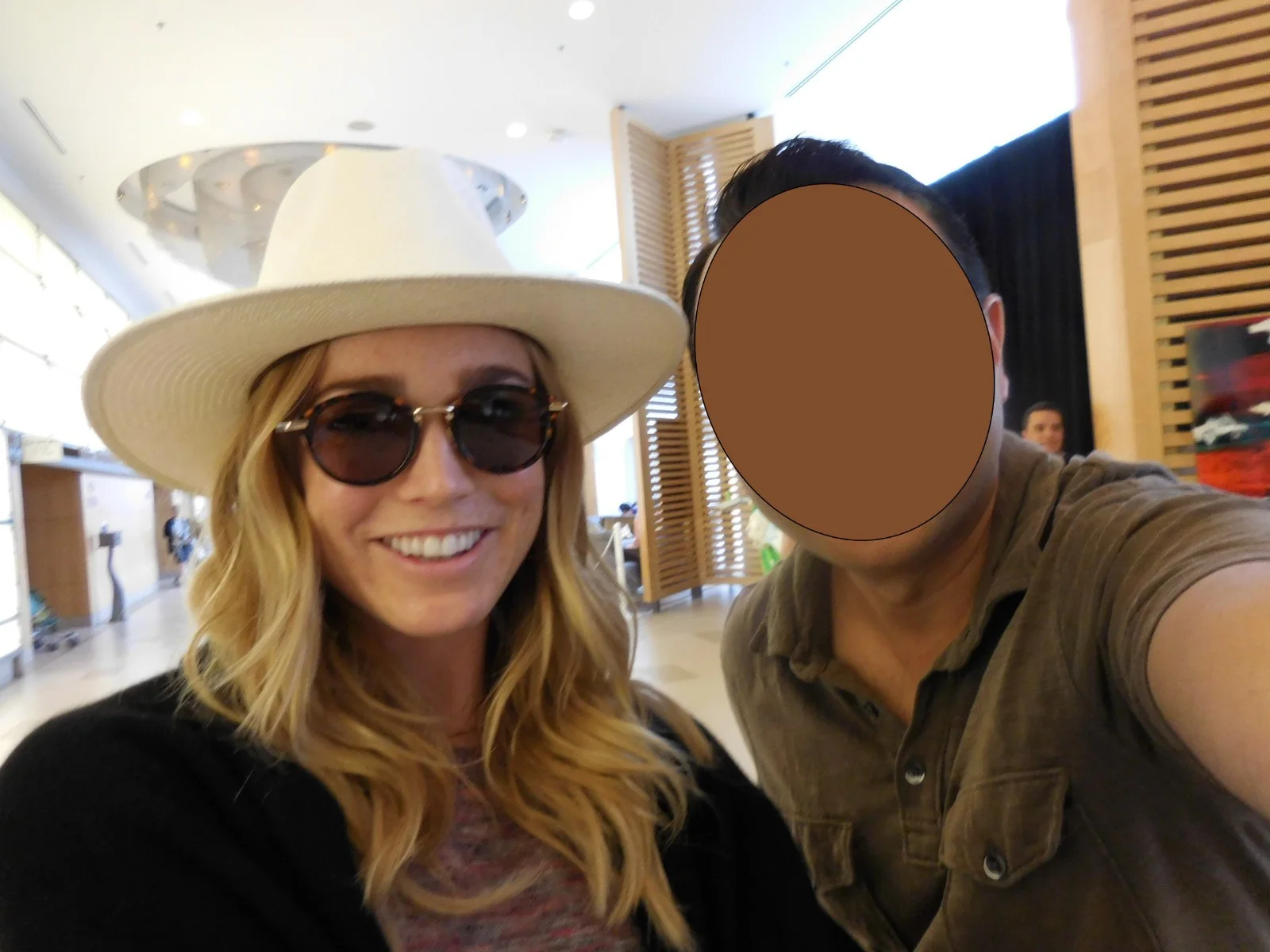 Caity Lotz — CAITY LOTZ SIGNED 8x10" PHOTO BAS BECKETT COA LEGENDS OF TOMORROW ARROW, изображение 3